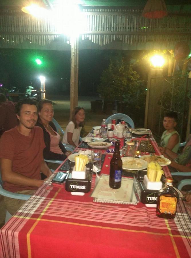 Хостел My Family Nyaung-U Экстерьер фото